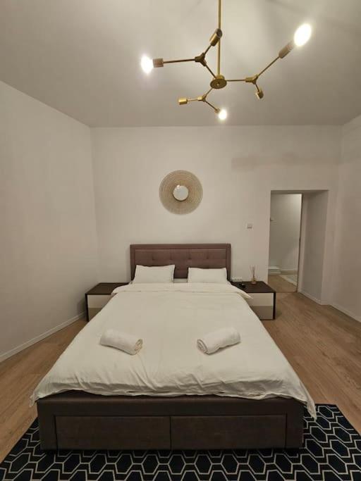 Heart Of City Center 4Br 2Bath 10 Pers Bucareste Exterior foto
