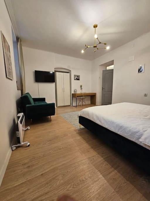 Heart Of City Center 4Br 2Bath 10 Pers Bucareste Exterior foto