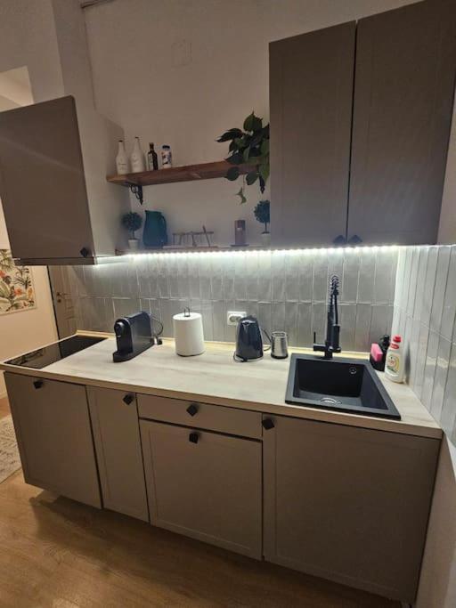 Heart Of City Center 4Br 2Bath 10 Pers Bucareste Exterior foto